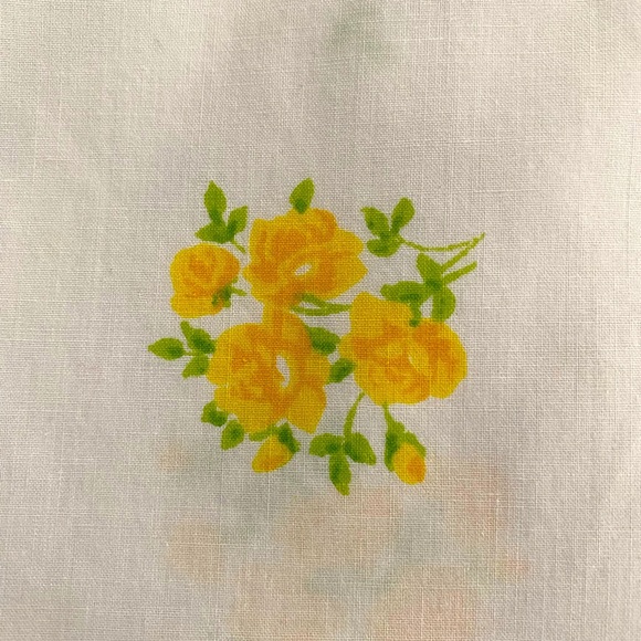 Vintage full size flat sheet, percale, yellow floral - Picture 3 of 3